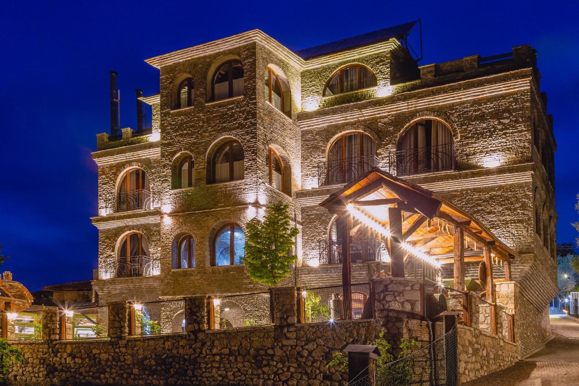 Hotel Restaurant Emblema Petrele 外观 照片