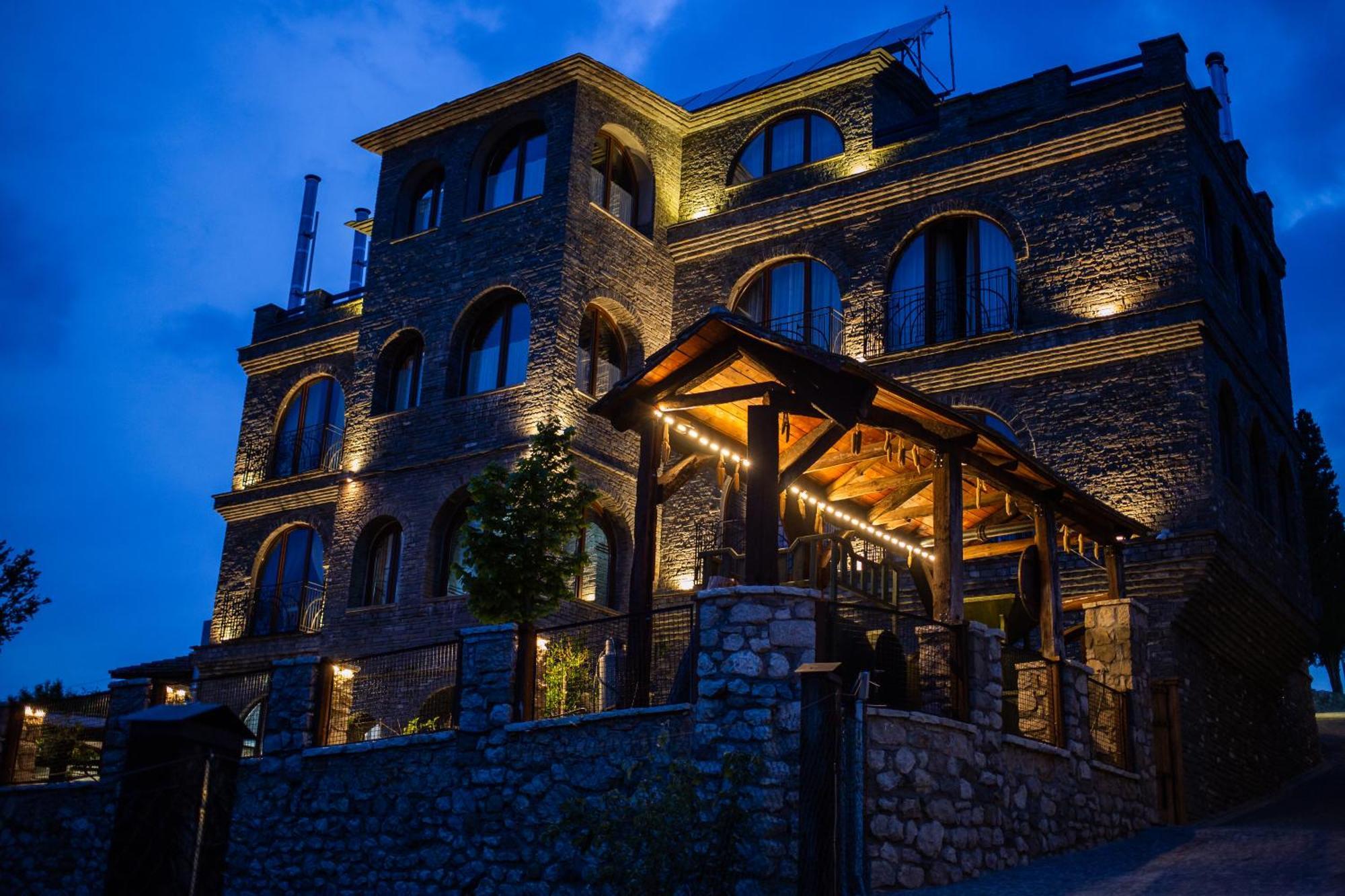 Hotel Restaurant Emblema Petrele 外观 照片