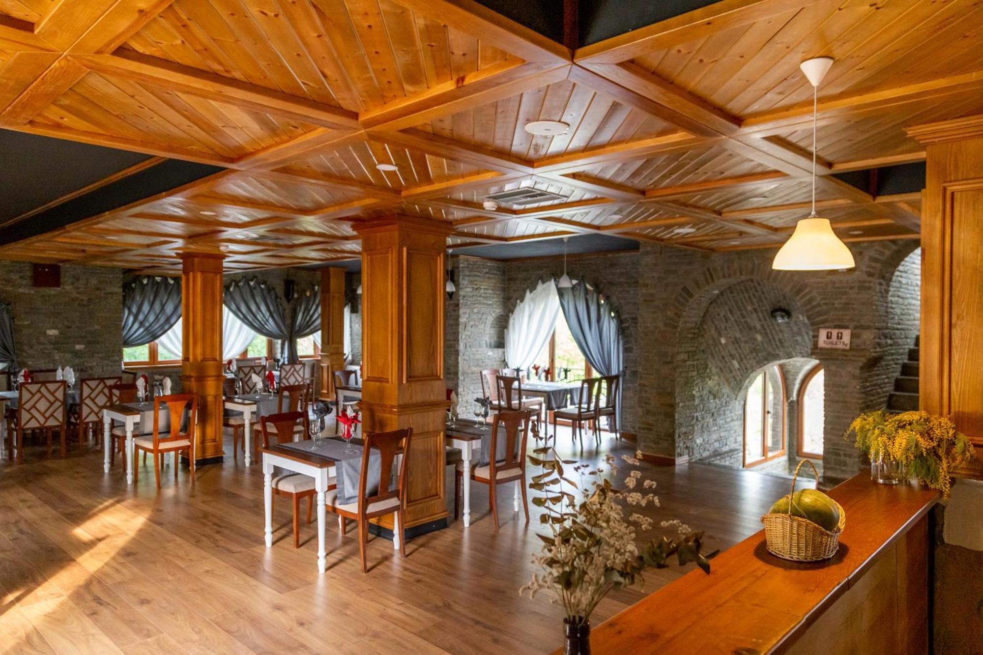 Hotel Restaurant Emblema Petrele 外观 照片