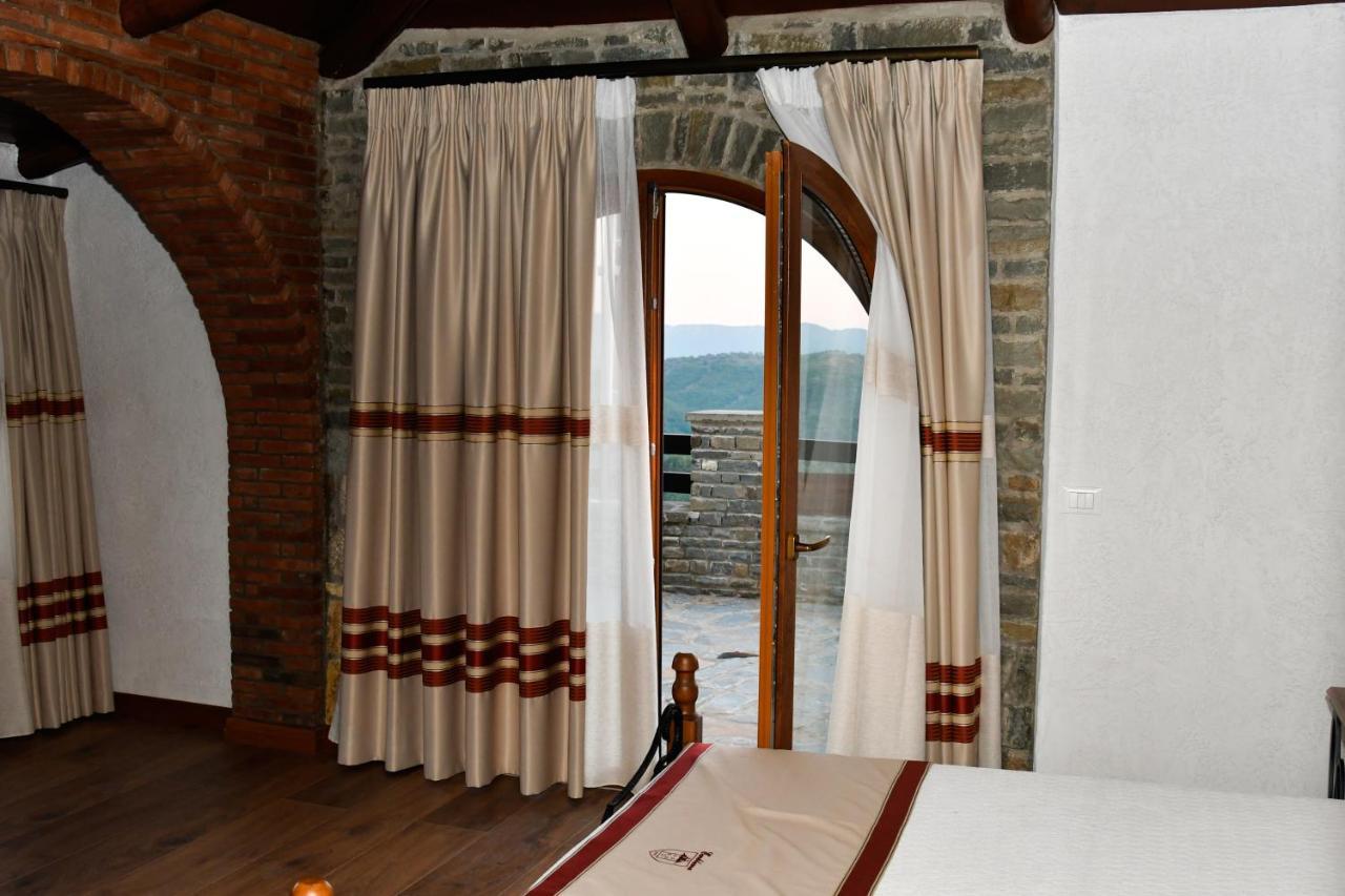 Hotel Restaurant Emblema Petrele 外观 照片