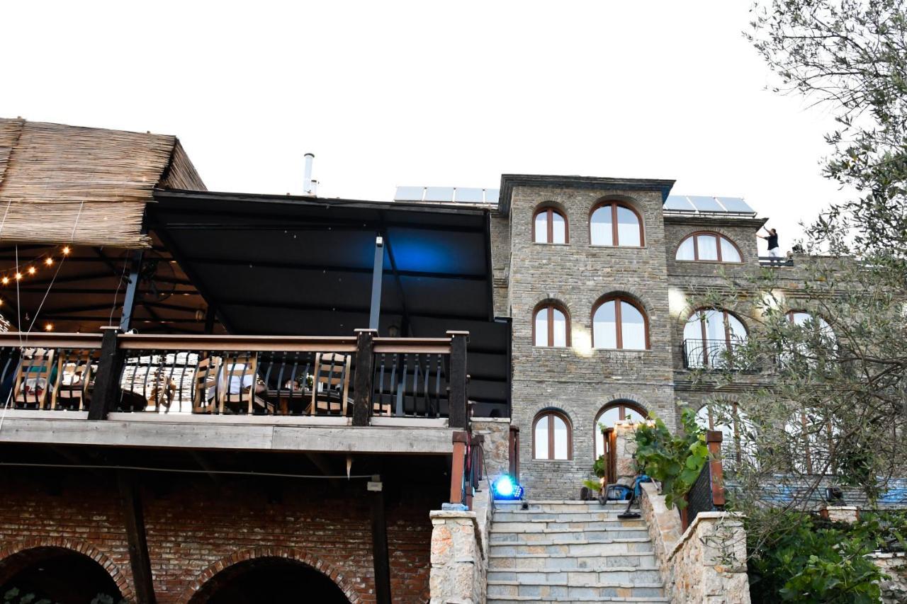 Hotel Restaurant Emblema Petrele 外观 照片