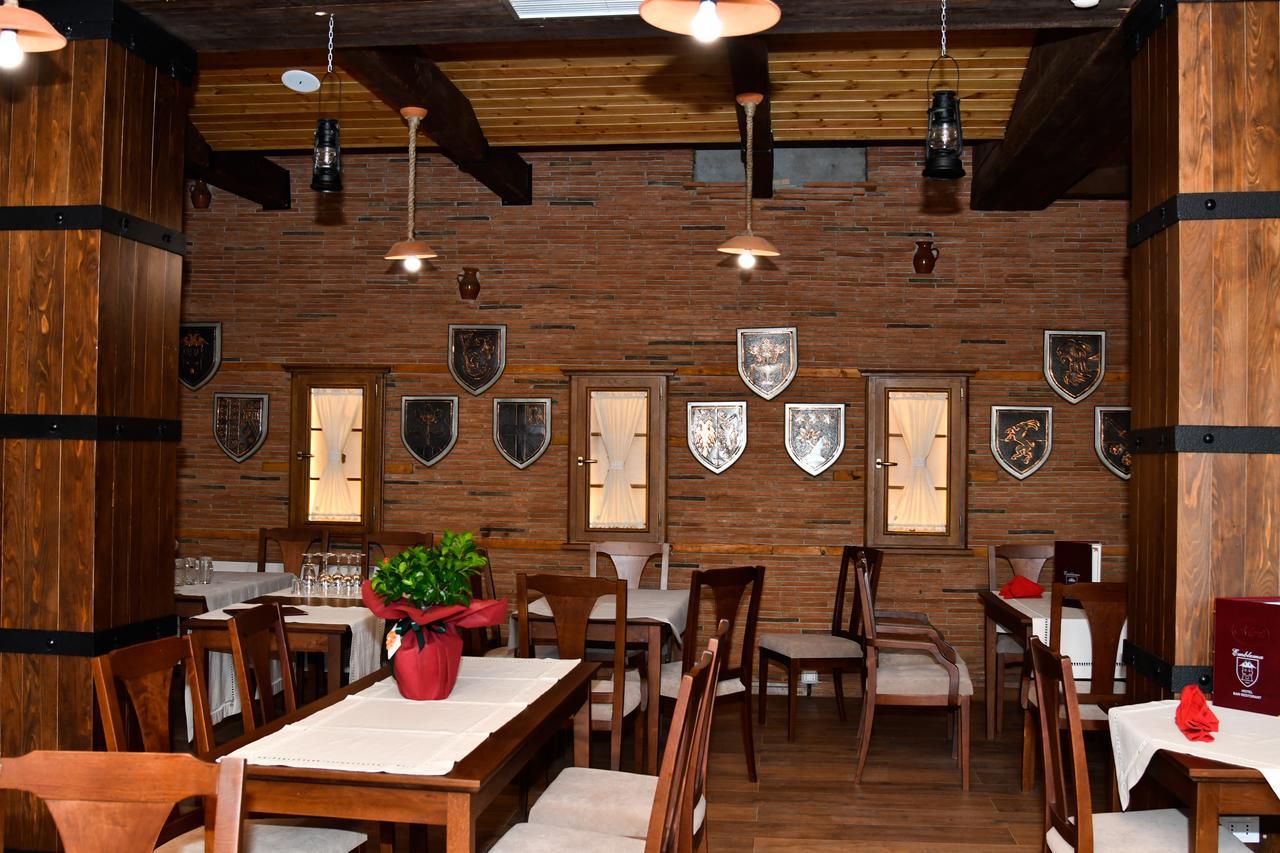 Hotel Restaurant Emblema Petrele 外观 照片