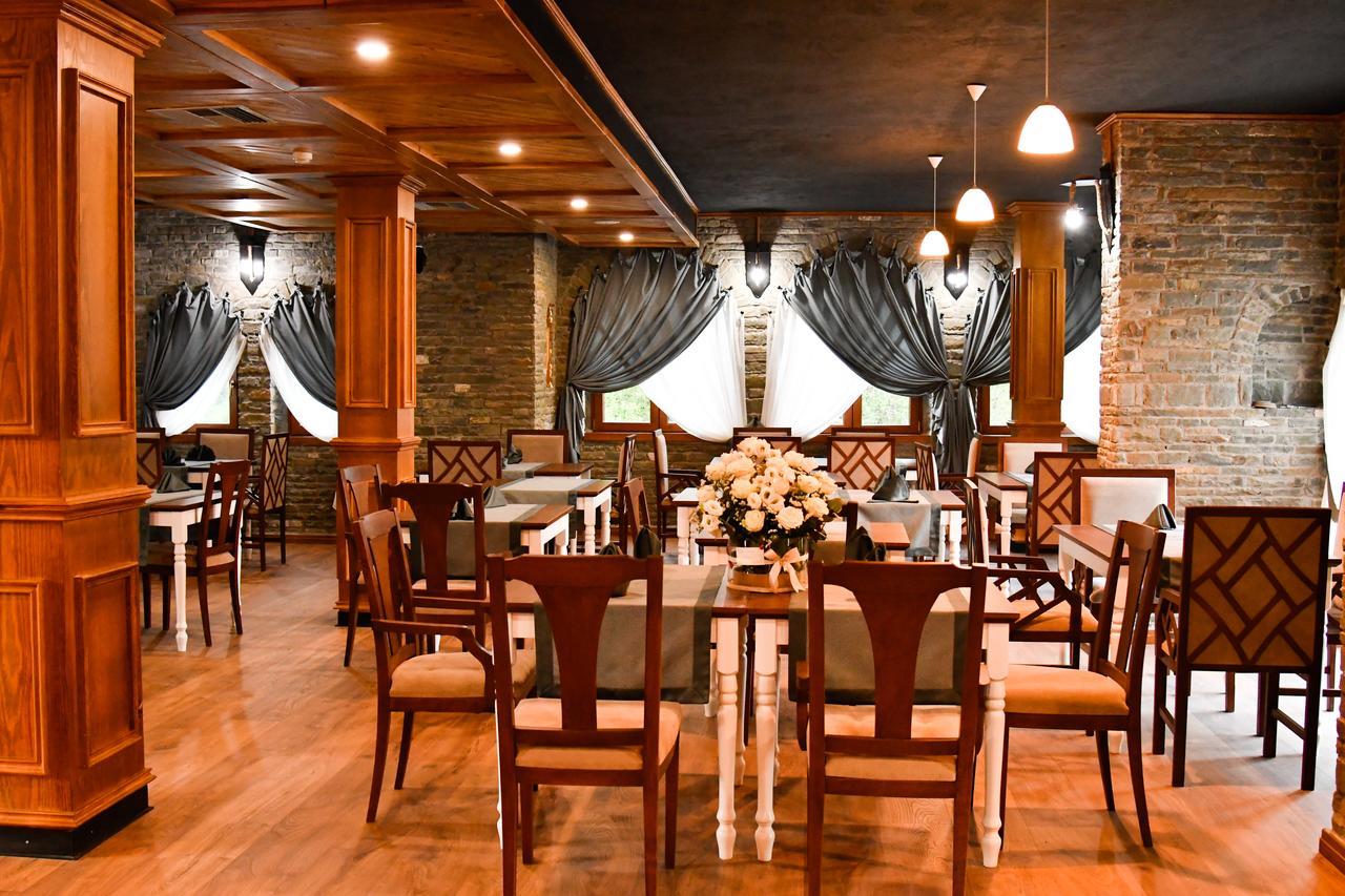 Hotel Restaurant Emblema Petrele 外观 照片