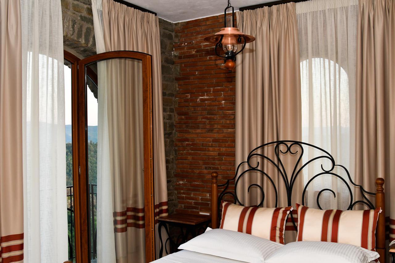 Hotel Restaurant Emblema Petrele 外观 照片