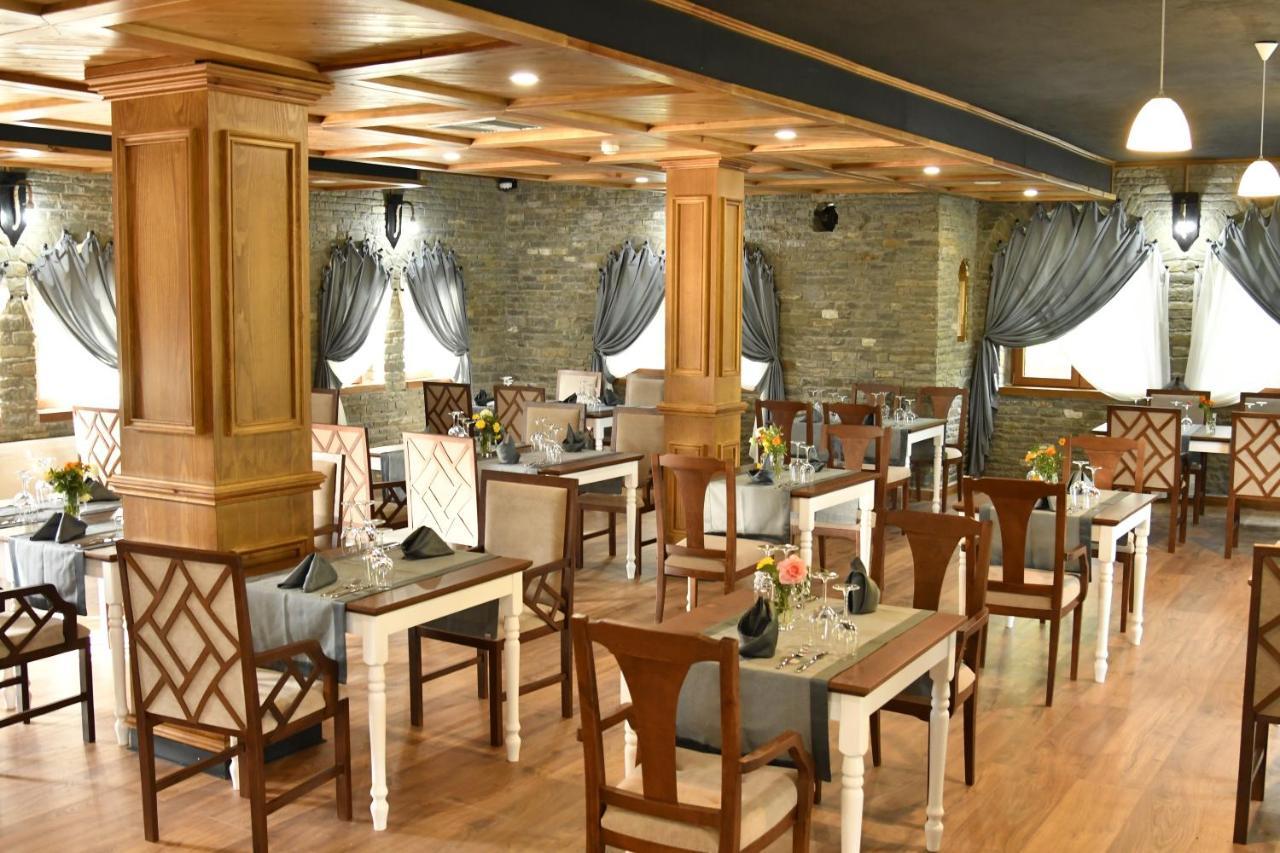 Hotel Restaurant Emblema Petrele 外观 照片