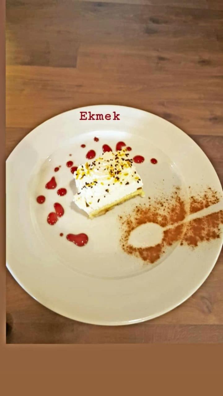 Hotel Restaurant Emblema Petrele 外观 照片